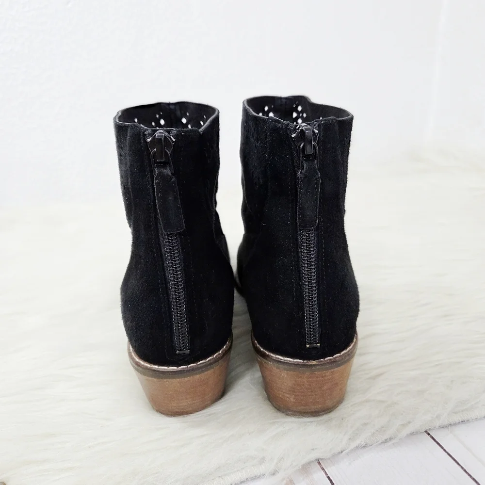 Cole Haan Womens Jayne Black Laser Cut Booties Suede Ankle Boots Size 7.5